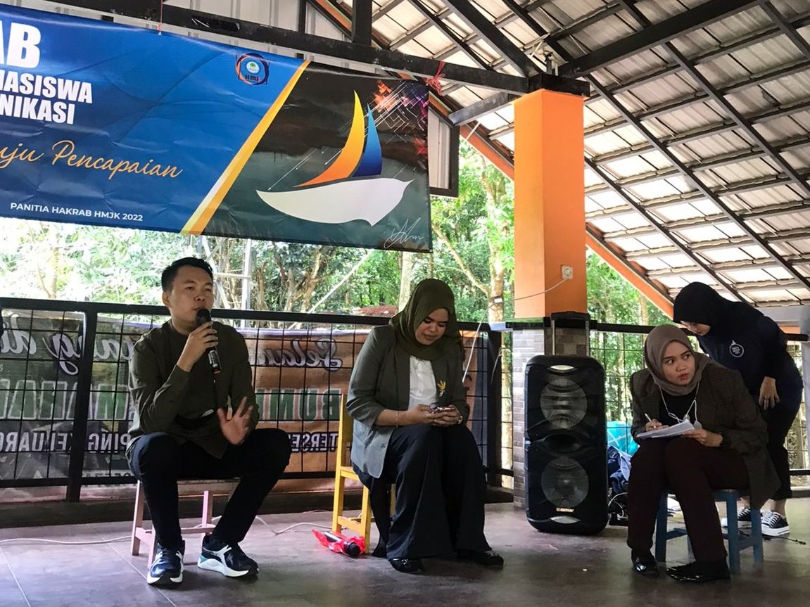 Foto: Diskusi Literasi Digital pada Hakrab HMJK Univeritas Halim.Sanusi