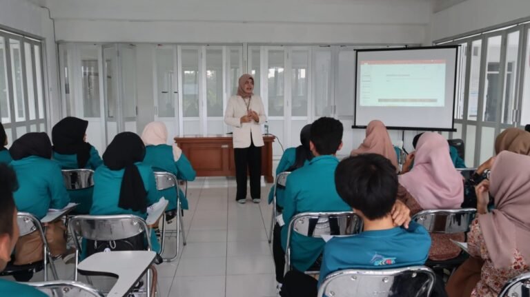 Perkuliahan Pertama Semester Genap Prodi Komunikasi Universitas Halim Sanusi