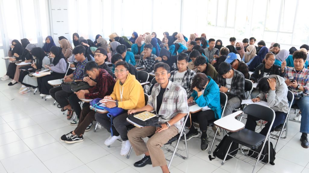 Peserta English Course Universitas Halim Sanusi PUI Bandung 2023